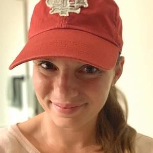 Meet your Posher, Larissa